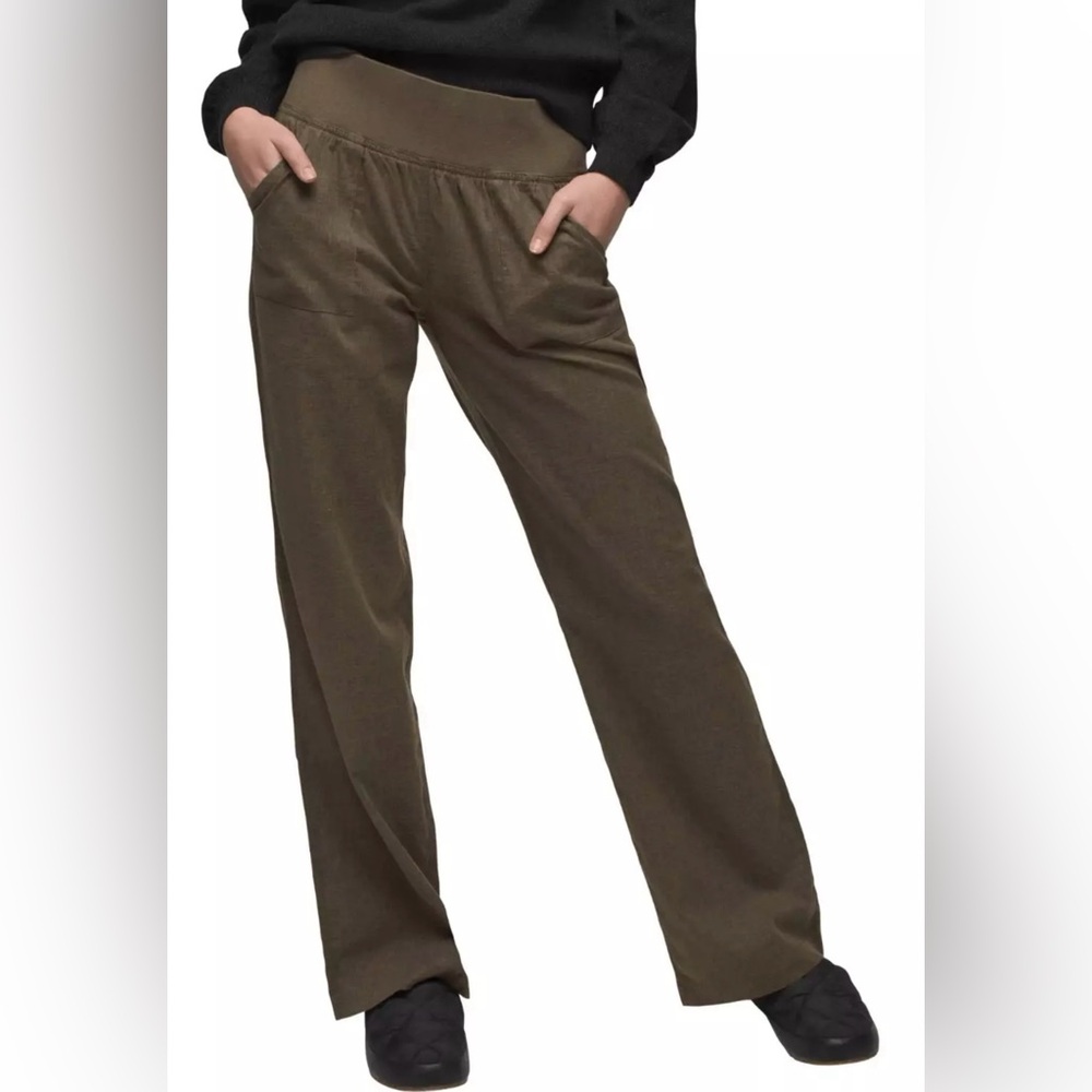 Prana Mantra pant in slate green comfy cute perfect can be dressed up or down.